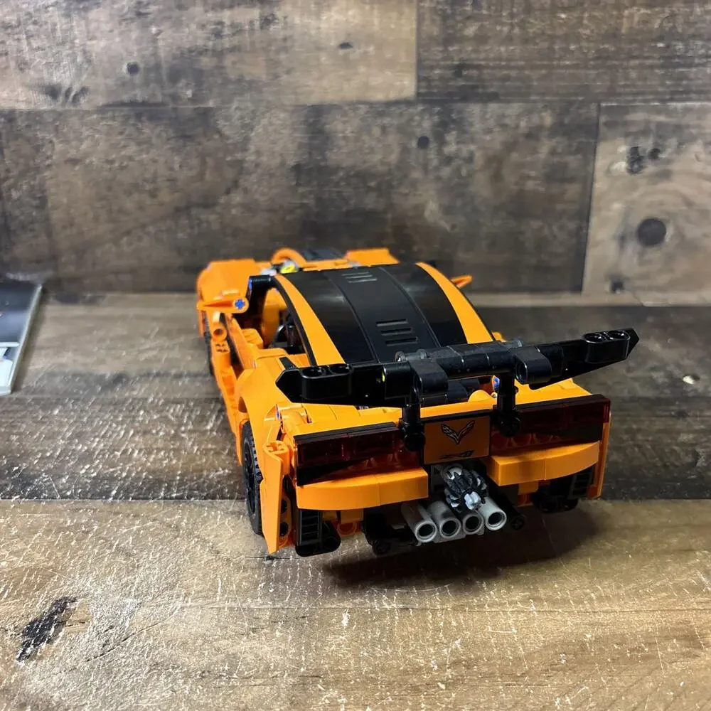 LEGO Chevrolet Corvette ZR1 Technic (42093) Orange Car Assembled w/ manual